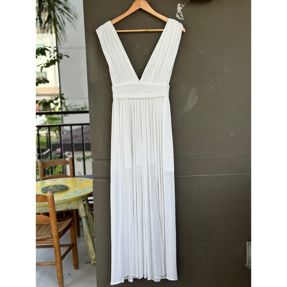 Obsessed Boutique Dresses & Skirts - Obsessed Boutique White Boho Chic Goddess Deep V-Neck Maxi Dress Women’s Small